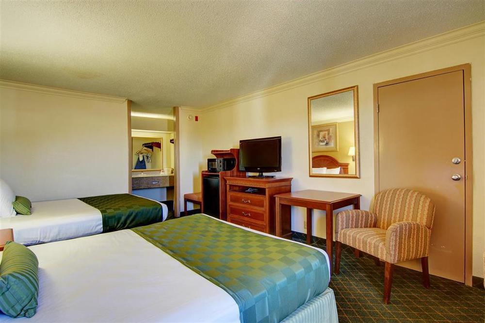 Ramada By Wyndham Macon Otel Oda fotoğraf