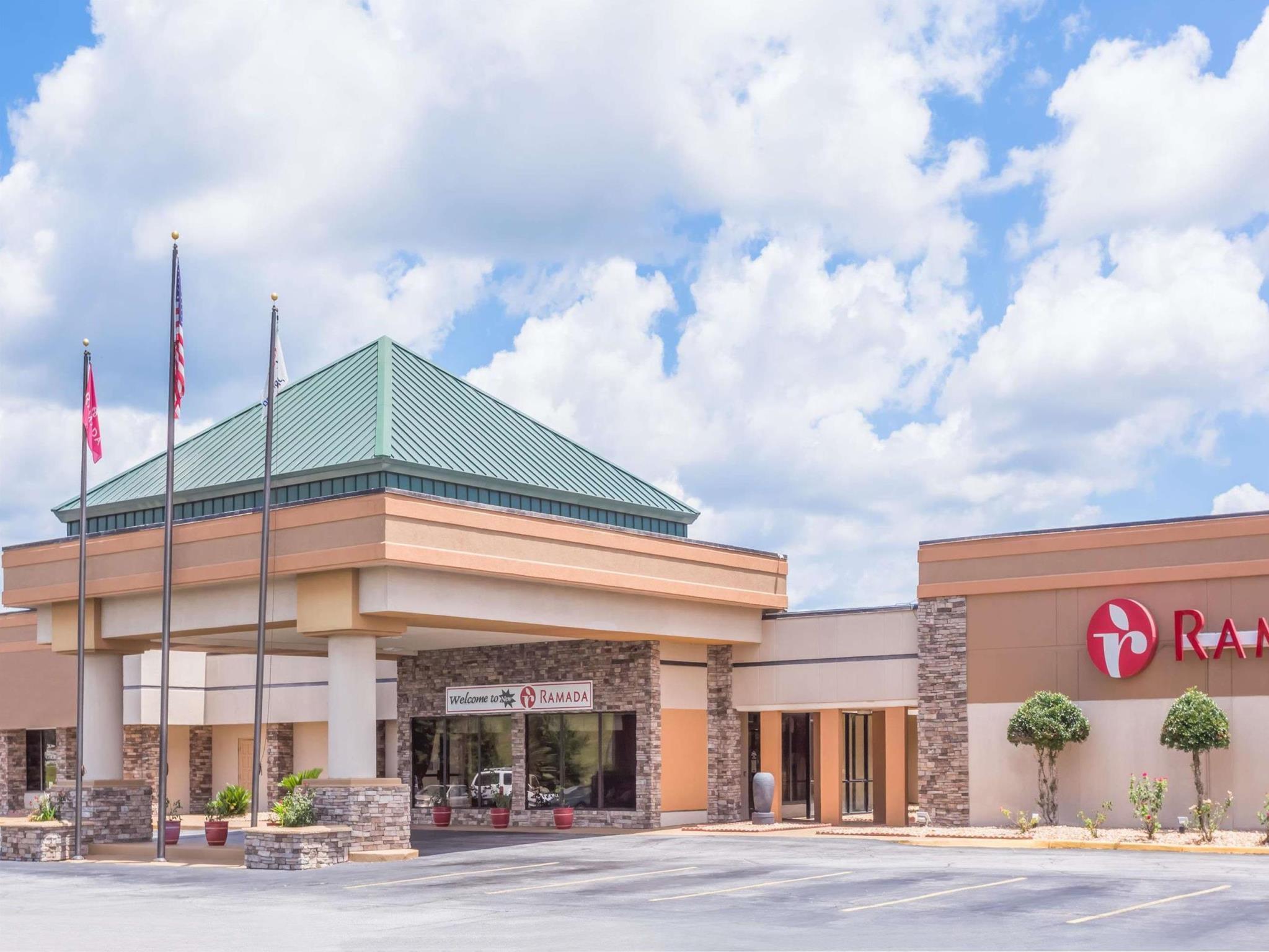 Ramada By Wyndham Macon Otel Dış mekan fotoğraf