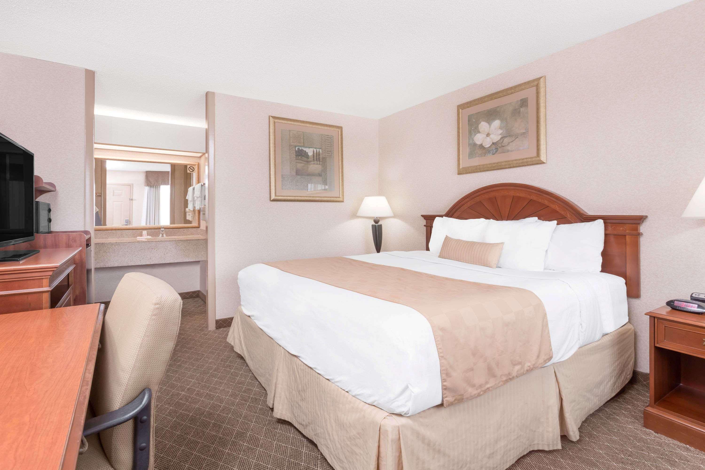 Ramada By Wyndham Macon Otel Dış mekan fotoğraf