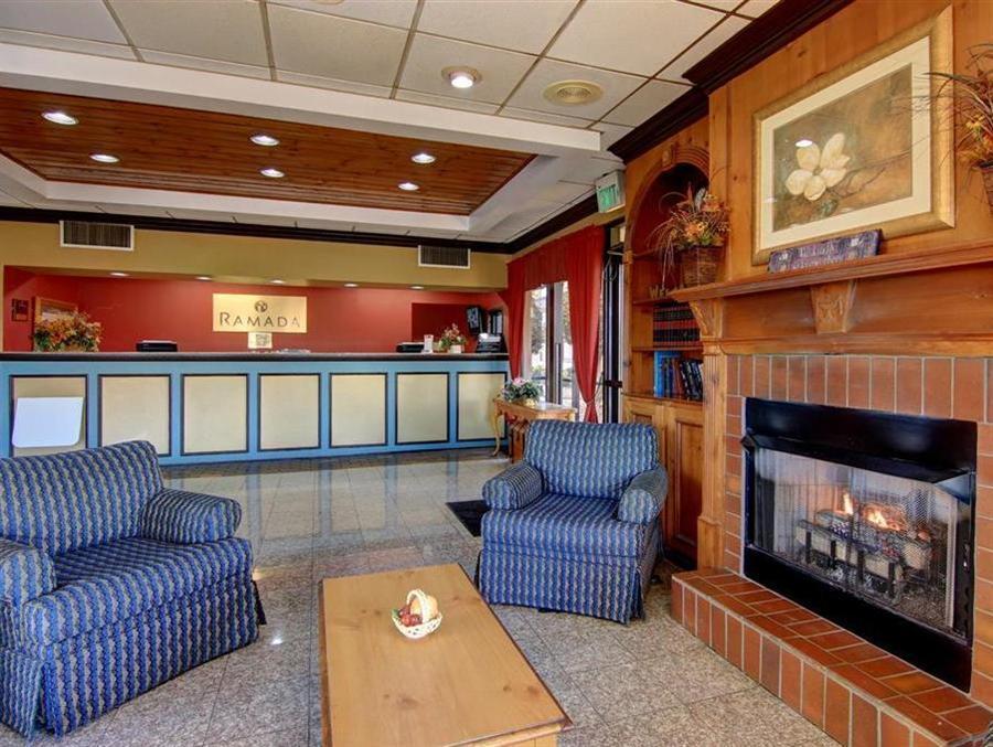 Ramada By Wyndham Macon Otel Dış mekan fotoğraf