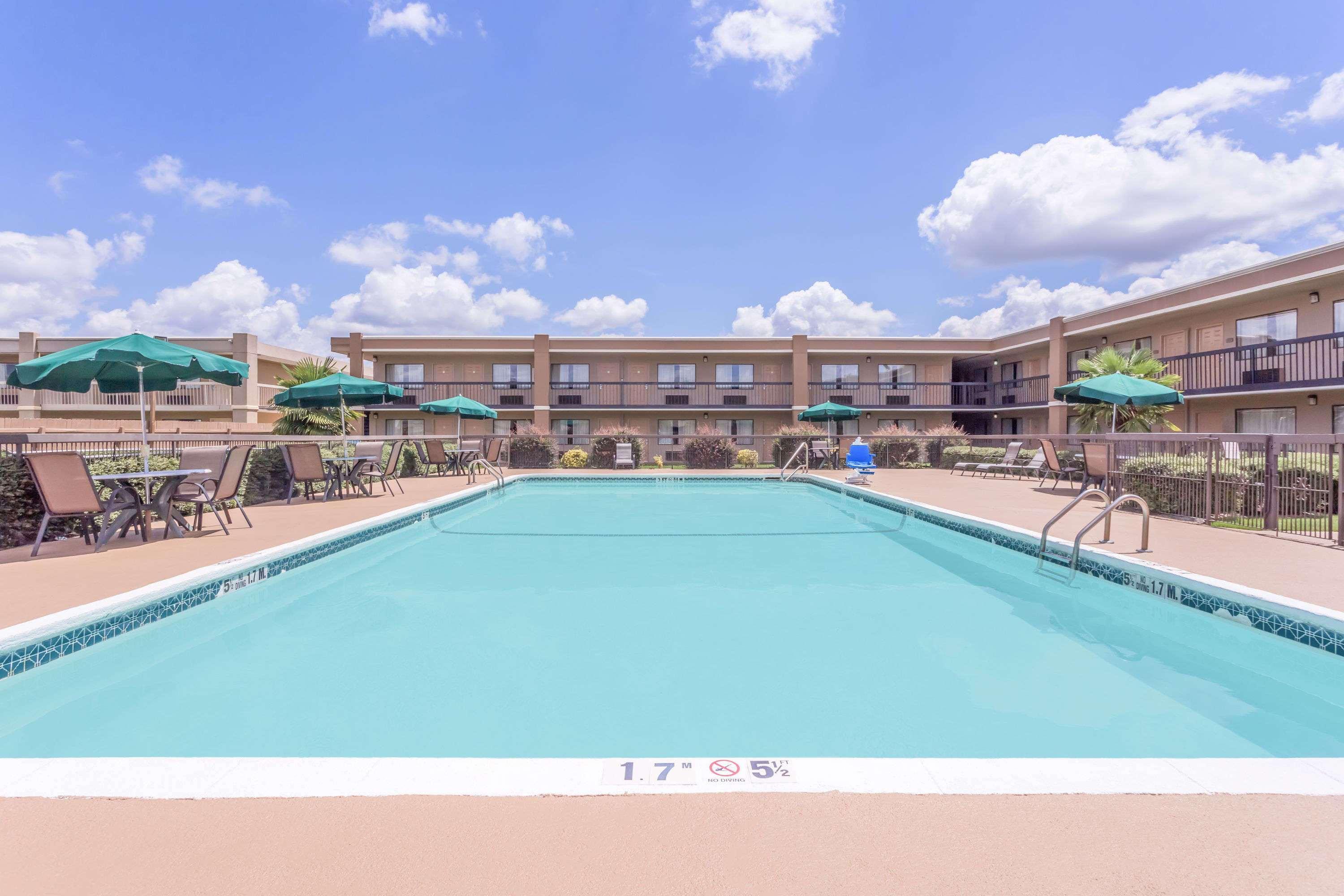 Ramada By Wyndham Macon Otel Dış mekan fotoğraf