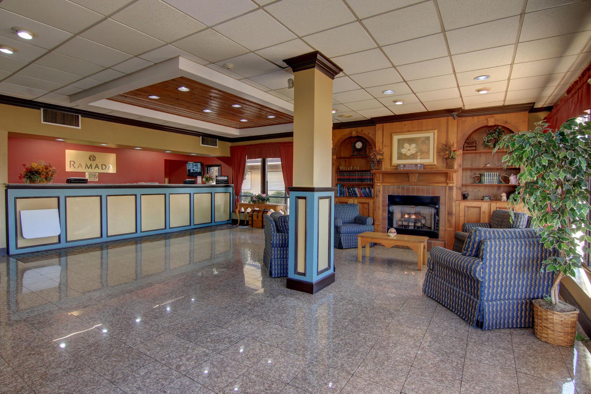 Ramada By Wyndham Macon Otel Dış mekan fotoğraf