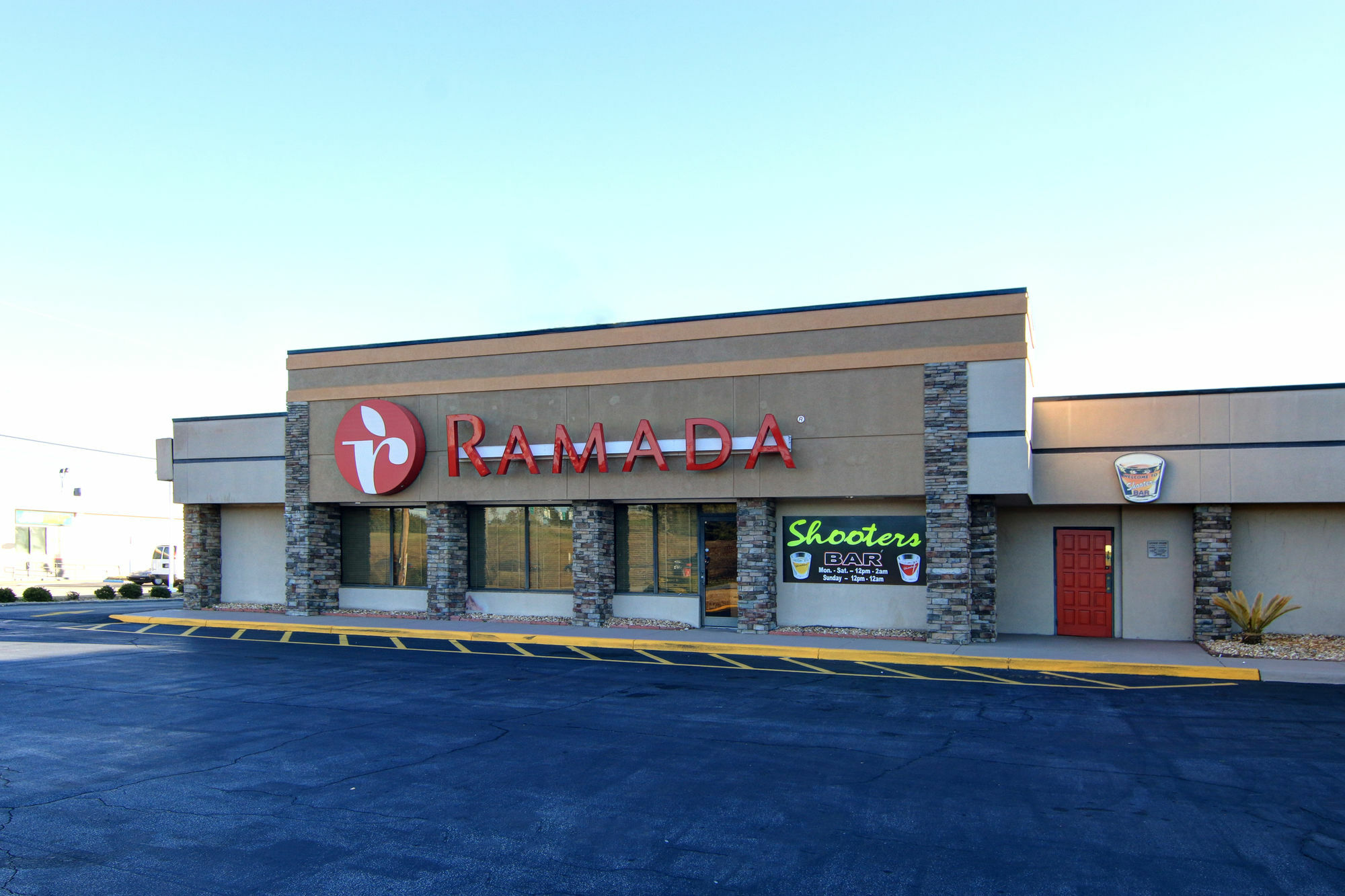 Ramada By Wyndham Macon Otel Dış mekan fotoğraf