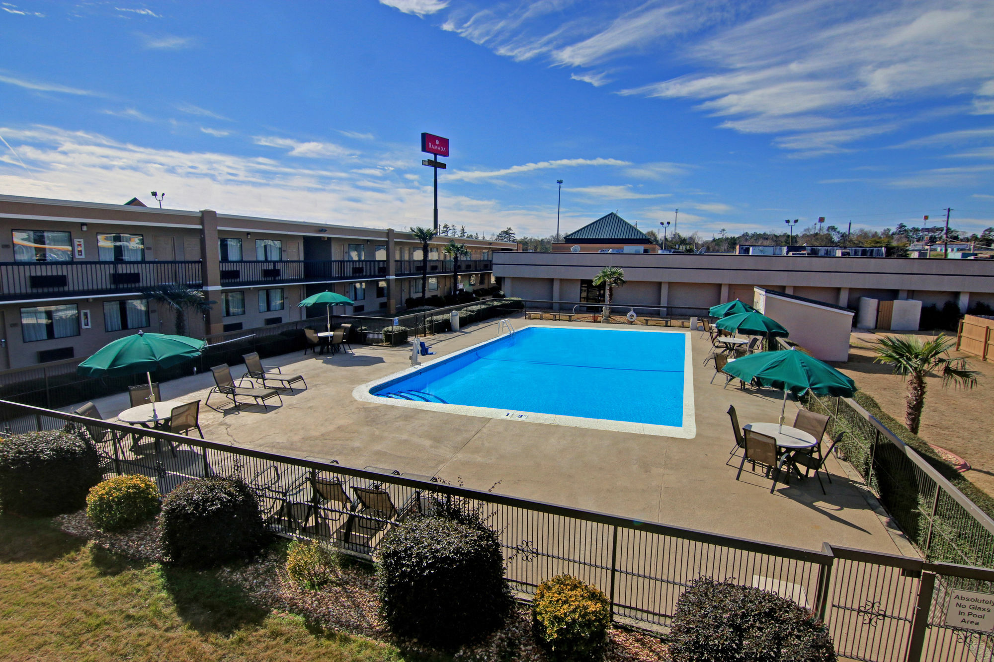 Ramada By Wyndham Macon Otel Dış mekan fotoğraf